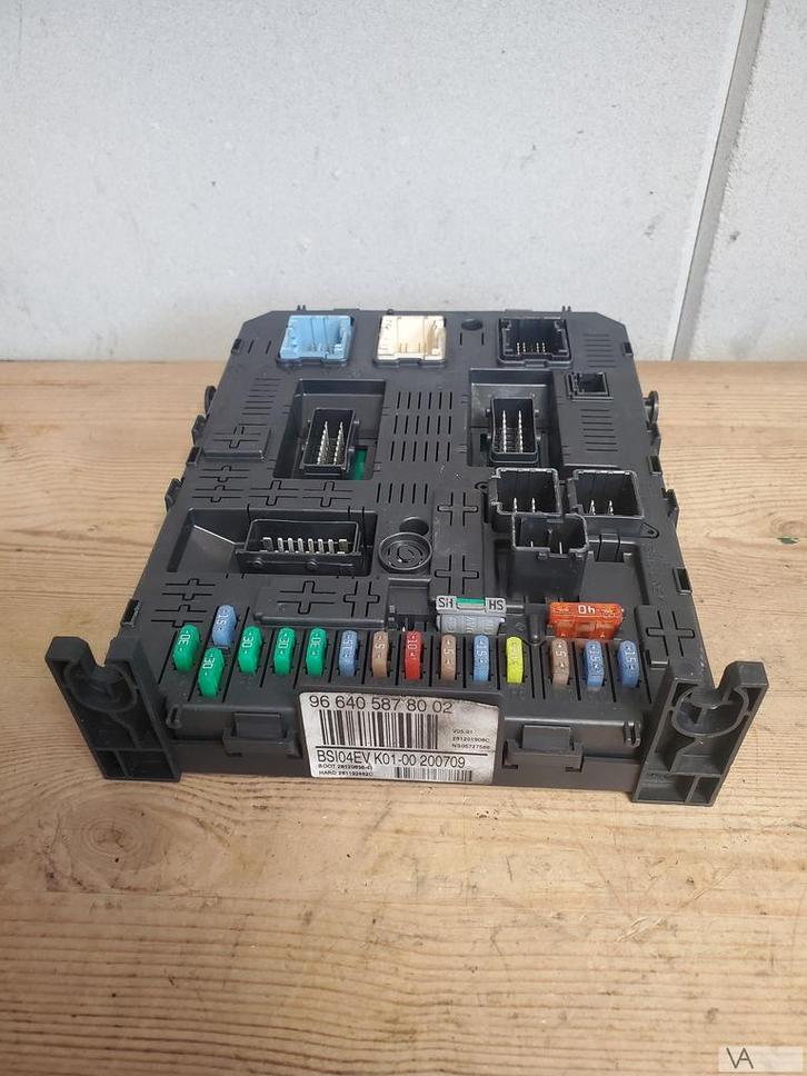 Peugeot Partner / Citroen Berlingo zekeringkast 9664058780, Auto-onderdelen, Elektronica en Kabels, Peugeot, Gebruikt, Ophalen of Verzenden