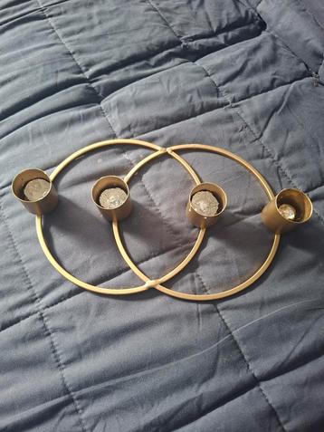 Gezellige kandelaar voor de feestdagen beschikbaar voor biedingen