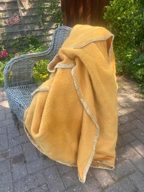 Prachtige grote gele vintage wollen deken, Huis en Inrichting, Woonaccessoires | Plaids en Woondekens, Zo goed als nieuw, Ophalen of Verzenden