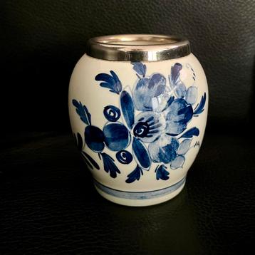 Delfts Blauw lepelvaasje met zilveren rand beschikbaar voor biedingen