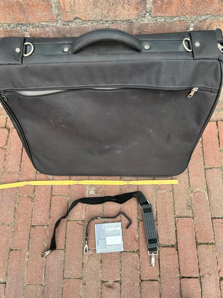 Samsonite Kledingtas Zwart - Ideaal voor Reizen!, Sieraden, Tassen en Uiterlijk, Koffers, Zo goed als nieuw, Zacht kunststof, 60 tot 70 cm
