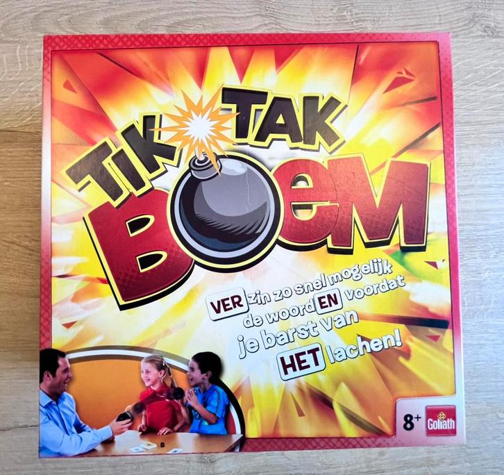 Tik Tak Boem – Hilarisch partyspel voor Sint of Kerst, Hobby en Vrije tijd, Gezelschapsspellen | Overige, Zo goed als nieuw, Ophalen of Verzenden