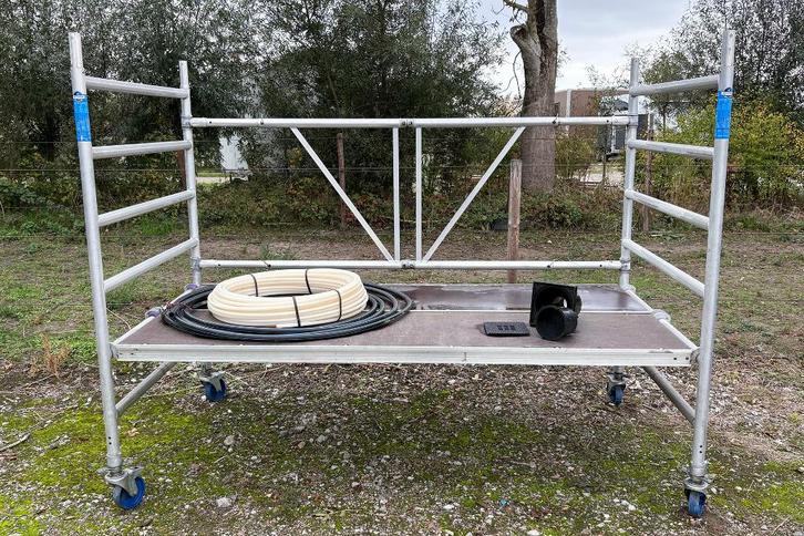 Steiger, vloerverwarmingsbuis, leidingen, afvoerputten TEAB, Doe-het-zelf en Verbouw, Steigers, Gebruikt, Rolsteiger of Kamersteiger