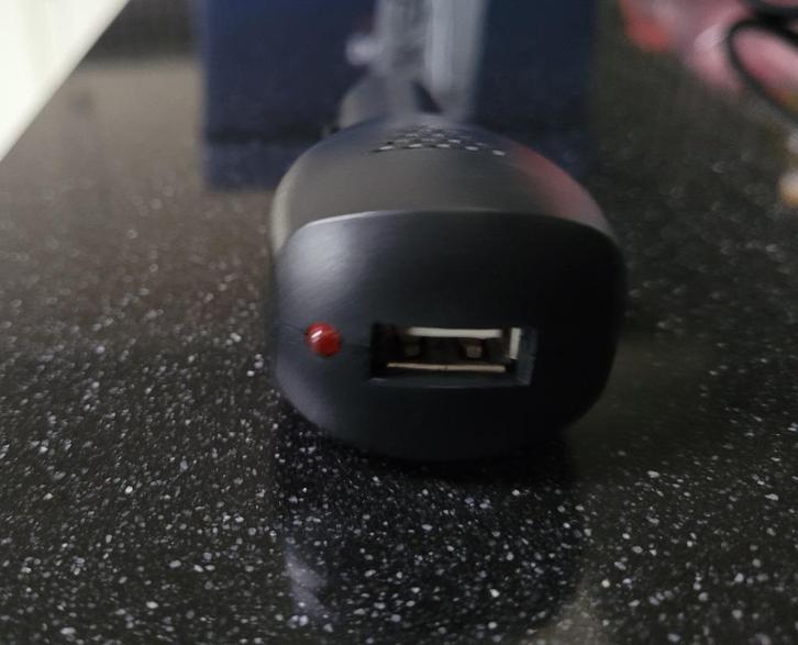 Car Charger - autolader USB, zwart, Telecommunicatie, Autoladers, Zo goed als nieuw, Ophalen of Verzenden