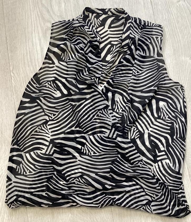 Zebra Print Top / blouse- Maat L, Kleding | Dames, Tops, Zo goed als nieuw, Maat 38/40 (M), Zwart, Zonder mouw, Ophalen of Verzenden