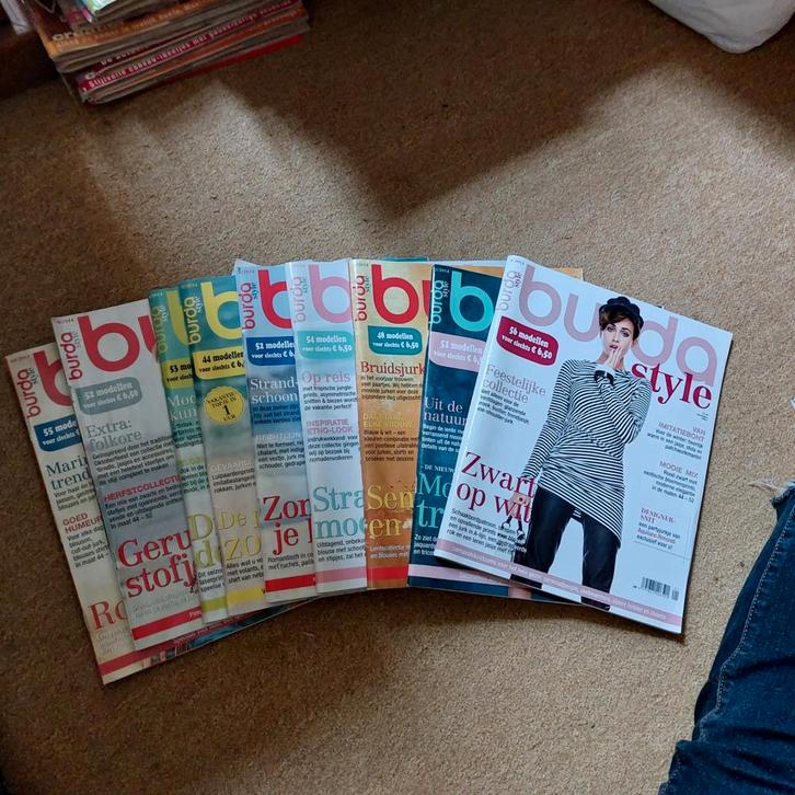 Burda naaibladen: vier nummers voor € 15, Boeken, Tijdschriften en Kranten, Gelezen, Damesbladen, Ophalen of Verzenden