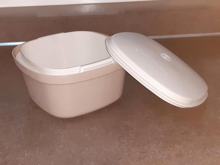 Tupperware serveerwonder / stoomwonder / stoom wonder beige, Huis en Inrichting, Keuken | Tupperware, Gebruikt, Schaal, Ophalen of Verzenden