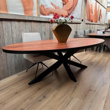 Bruuts eettafel ovaal spinpoot beschikbaar voor biedingen