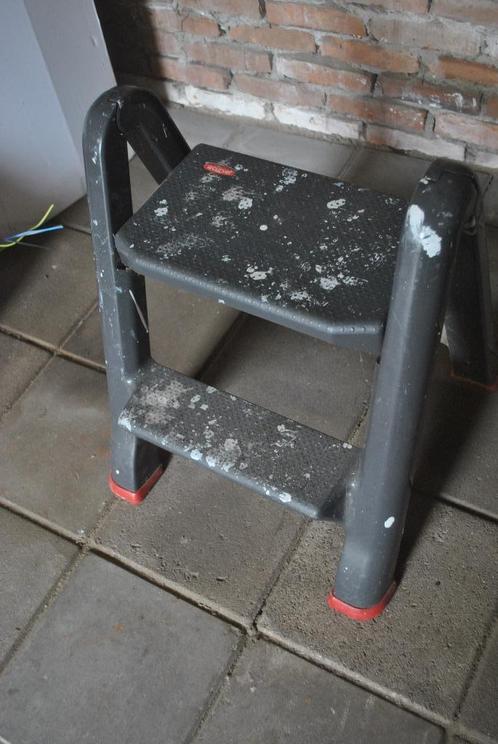 Trapje, 2 treden, Curver, Doe-het-zelf en Verbouw, Ladders en Trappen, Gebruikt, Trap, Minder dan 2 meter, Opvouwbaar of Inschuifbaar