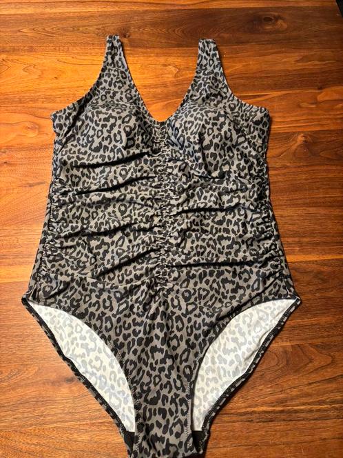 Badpak corrigerend Pescara maat 44 nieuw, Kleding | Dames, Badmode en Zwemkleding, Zo goed als nieuw, Badpak, Zwart, Ophalen of Verzenden