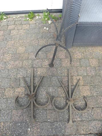 3 antieke muurankers beschikbaar voor biedingen