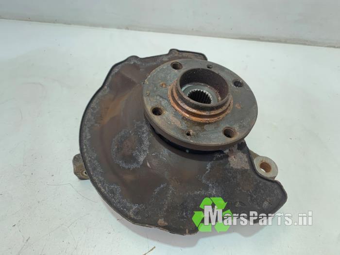 Fusee rechts-voor van een Suzuki Swift, Auto-onderdelen, Ophanging en Onderstel, Suzuki, Gebruikt, 3 maanden garantie, Ophalen of Verzenden