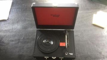 Vintage vinyl platenspeler  beschikbaar voor biedingen