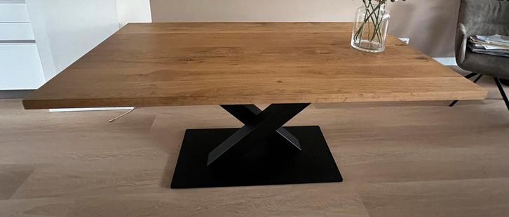 Moderne insustriële tafel, massief eiken+designpoot (2024), Huis en Inrichting, Tafels | Eettafels, Zo goed als nieuw, 50 tot 100 cm