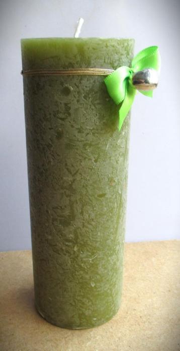 Bolsius Rustieke kaars~Olijf groen~Ongebruikt~77 uur~20 cm beschikbaar voor biedingen