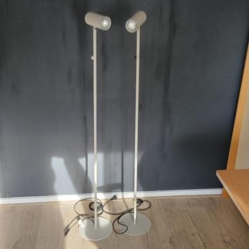 2 x Vloerlamp Lio beige( zijn nieuw van Loods 5)  beschikbaar voor biedingen
