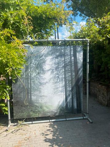 Metalen frame 2.10 x 2.10 m voor afscheiding / reklame doek beschikbaar voor biedingen