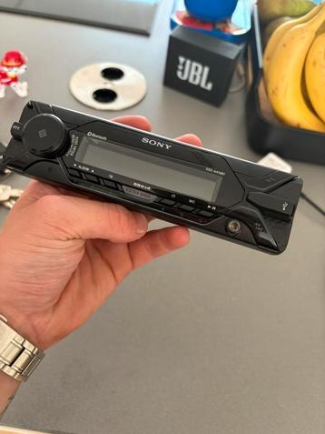 Autoradio . Bluetooth , sony beschikbaar voor biedingen