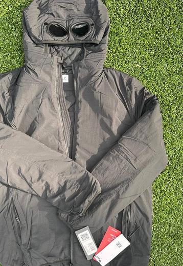 CP Company Jas - Stijlvol en Functioneel beschikbaar voor biedingen