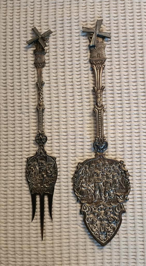 Oud nederlands taartschepje en zuurvork met molen verzilverd, Antiek en Kunst, Antiek | Goud en Zilver, Zilver, Ophalen of Verzenden