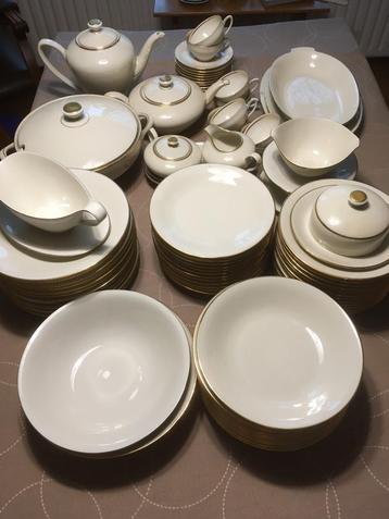 Mooi servies, creme !!! beschikbaar voor biedingen