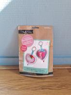 Haakpakket voor 2 sleutelhangers, Hobby en Vrije tijd, Breien en Haken, Ophalen of Verzenden, Nieuw, Breien of Haken, Overige typen