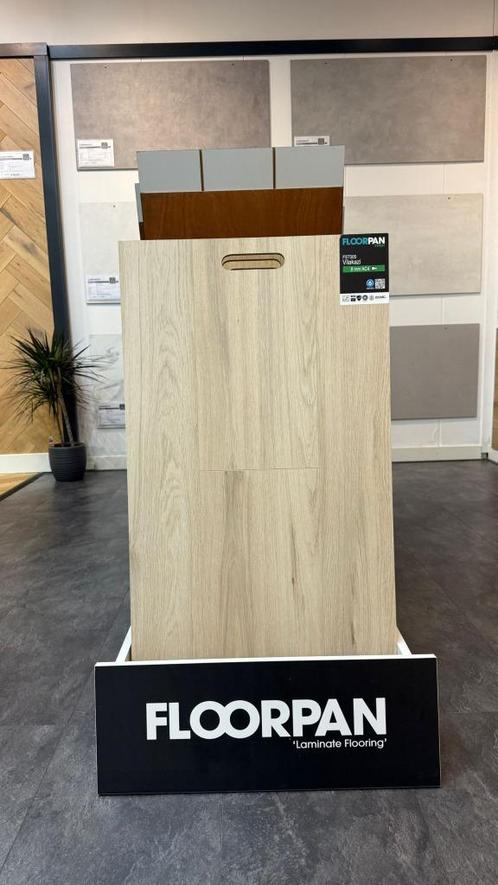 Laminaat 8 mm nu voor maar €8,95 COMBI-Deal, Huis en Inrichting, Stoffering | Vloerbedekking, Nieuw, Laminaat, Wit, Crème, Beige