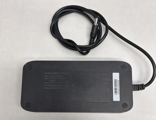 Fatbike Oplader / Lader – 54.6V 2A, Audio, Tv en Foto, Opladers, Zo goed als nieuw, Ophalen of Verzenden