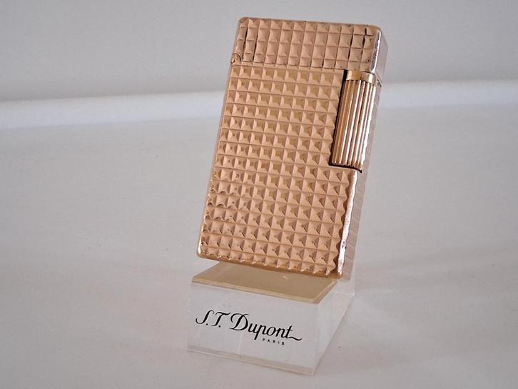 Dupont Aansteker L1 Verguld Goud KLeur., Verzamelen, Rookartikelen, Aanstekers en Luciferdoosjes, Gebruikt, Aansteker, Ophalen of Verzenden