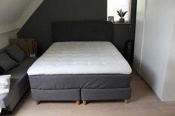 IKEA Dunvik boxspring 160x200 in topstaat, inclusief topper beschikbaar voor biedingen