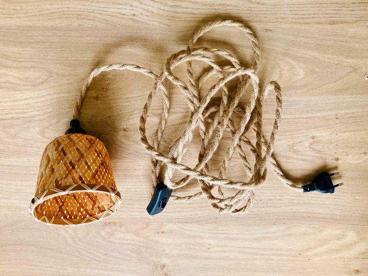 2x Pendulum lamp met hennep touw en geweven kap, Huis en Inrichting, Lampen | Hanglampen, Zo goed als nieuw, Minder dan 50 cm