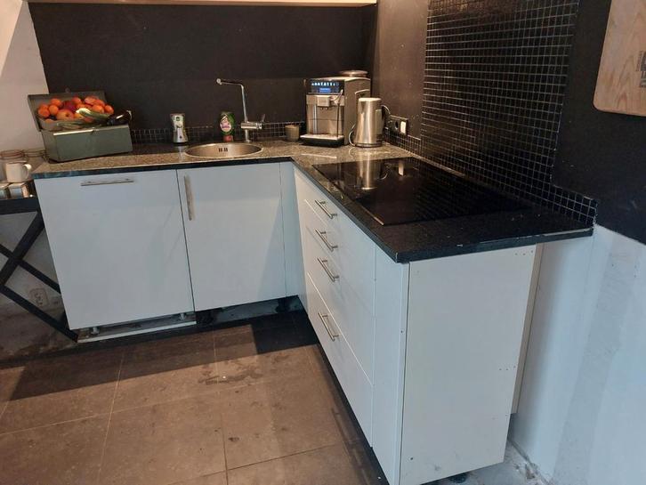Keukenblok wit, Huis en Inrichting, Keuken | Keukenelementen, Gebruikt, Minder dan 100 cm, 150 tot 200 cm, 50 tot 75 cm, Wit, Ophalen