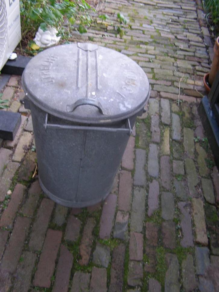 Oude vuilnisbak van UTRECHT gegalvaniseerd, goede bodem, Huis en Inrichting, Woonaccessoires | Prullenbakken, Gebruikt, Metaal