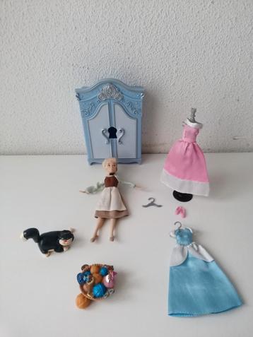 Barbie Mini Assepoester garderobe set  beschikbaar voor biedingen