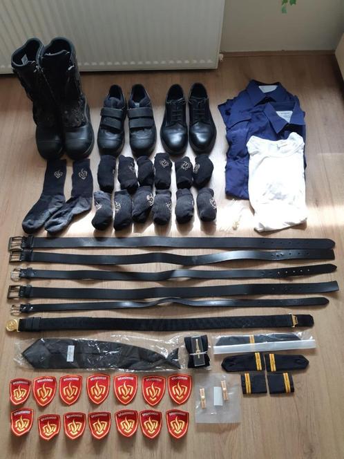 Brandweer 2 dozen vol kleding: laarzen truien jassen broeken, Kleding | Heren, Heren-kledingpakketten, Gedragen, Ophalen