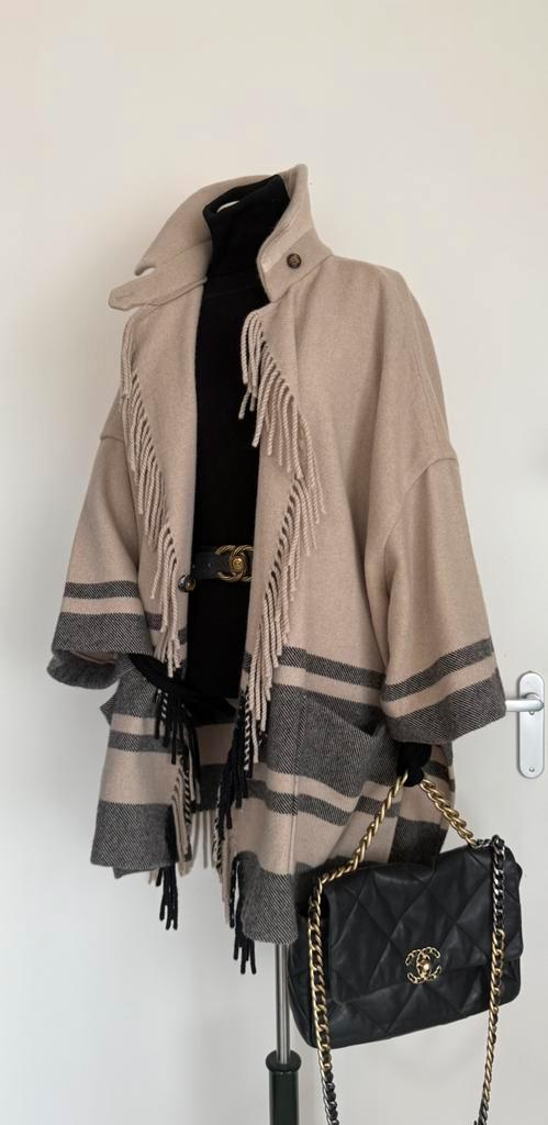 Max Mara weekend wollen cape  jas met franjes maat 40, Kleding | Dames, Jassen | Winter, Verzenden