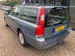 Volvo V70 2.4 140PK Youngtimer, Auto's, Volvo, Voorwielaandrijving, Beige, Leder en Stof, Euro 4