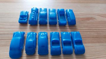 Auto 12 x vintage blauw plastic autootjes beschikbaar voor biedingen