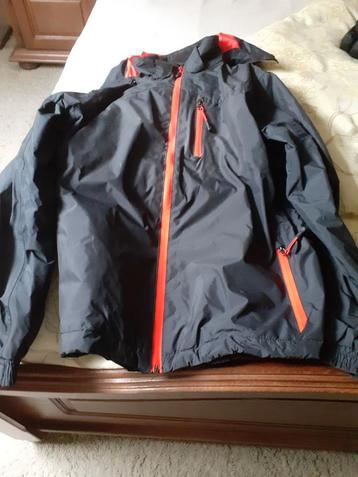 Skië pak XL + handschoenen, mutsen en thermo poelie beschikbaar voor biedingen