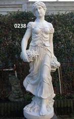Vrouw met druiven mand, Ophalen, Nieuw, Beton, Abstract beeld