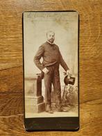 Kabinetfoto Man met hoed - Groot formaat, Verzamelen, Foto's en Prenten, Gebruikt, Foto, Ophalen of Verzenden, Voor 1940