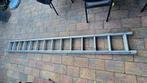 Te koop 2-delige schuifladder, Doe-het-zelf en Verbouw, Ladders en Trappen, Ophalen, Gebruikt, 4 meter of meer