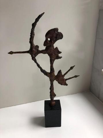 bronzen beeld titel Strijder beschikbaar voor biedingen