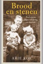 Arie Kok Brood en stenen, Ophalen of Verzenden, Tweede Wereldoorlog, Zo goed als nieuw, Overige onderwerpen