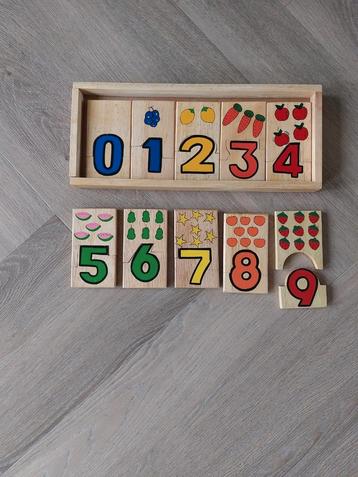  Leerzame Houten puzzel met cijfers en afbeeldingen  beschikbaar voor biedingen