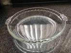 Vintage Pyrex taartvorm quiche vorm met handgreep - Nieuw, Ophalen of Verzenden, Nieuw, Taarten, Bakvorm