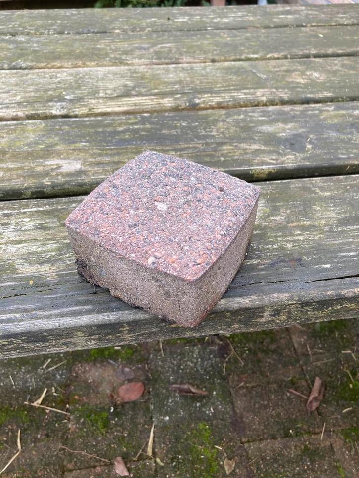 Stenen om een cirkel te maken (niet compleet). Gratis, Tuin en Terras, Tegels en Klinkers, Klinkers, Beton, Ophalen