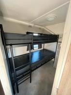 Stapelbed zwart metaal zeer stabiel met trap, Kinderen en Baby's, Kinderkamer | Stapelbedden en Hoogslapers, Ophalen, Zo goed als nieuw