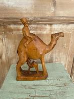 Oud houten beeld / houtsnijwerk. Tunesie. Man op kameel., Ophalen of Verzenden