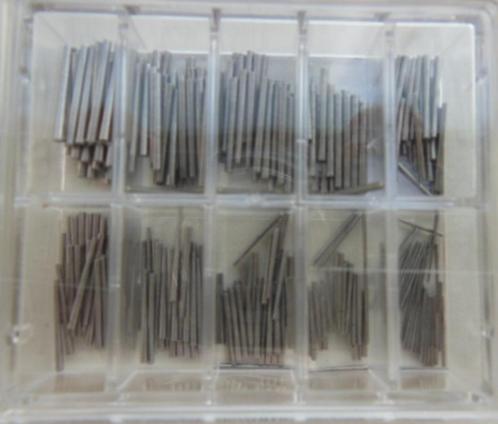 Box met 250 of 300 voorsteekstiften voor klokken., Antiek en Kunst, Antiek | Klokken, Ophalen of Verzenden